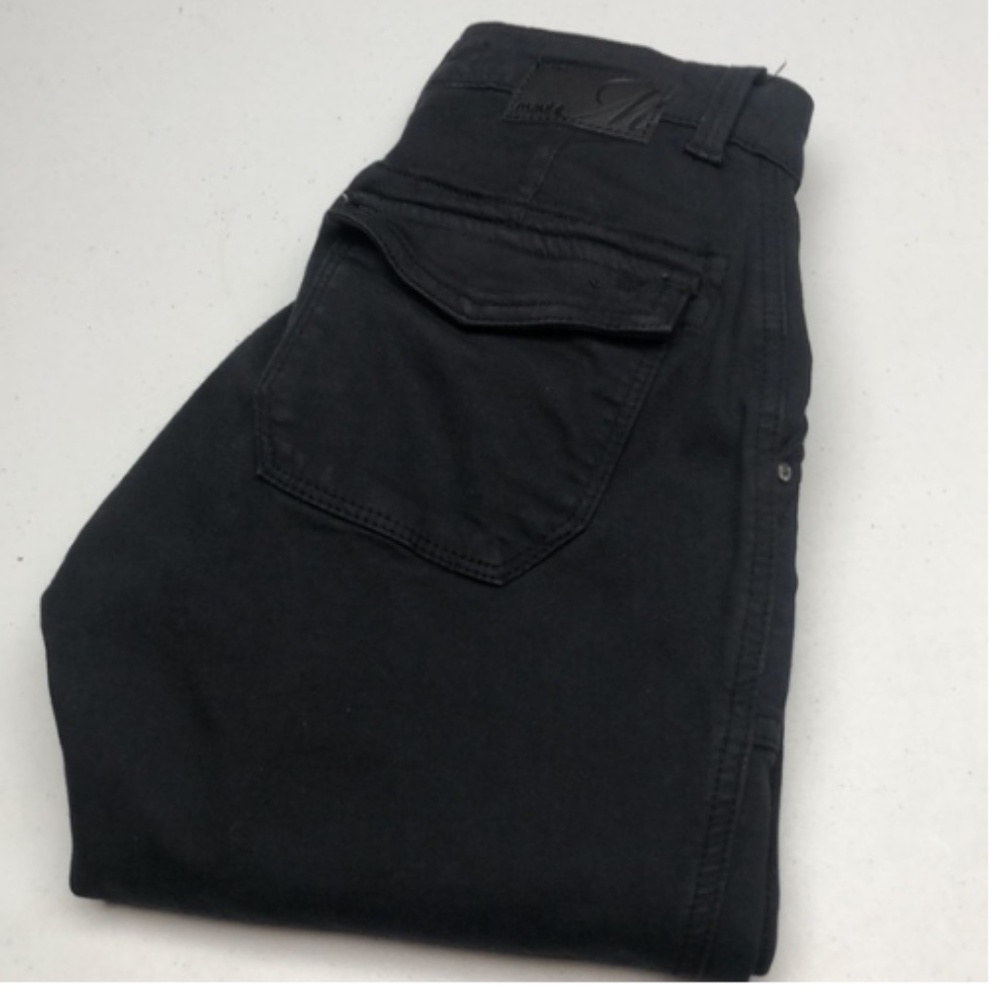 LIKE NEW MAVI BLACK MID-RISE SLIM CARGO JEANS 24x28 ⭐